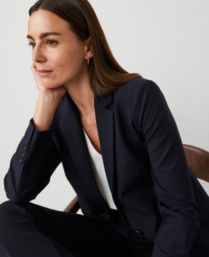 The Petite Notched One Button Blazer in Seasonless Stretch