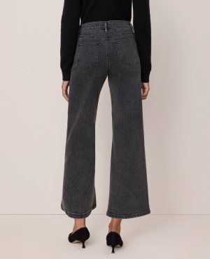The Petite The Wide-Leg Crop Jean