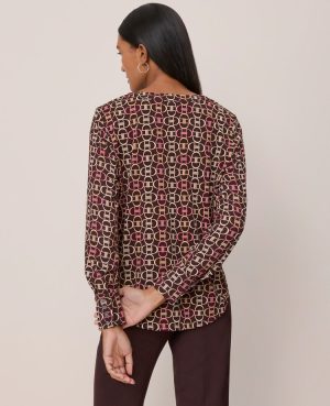 Chain Link Mixed Media Pleat Front Top