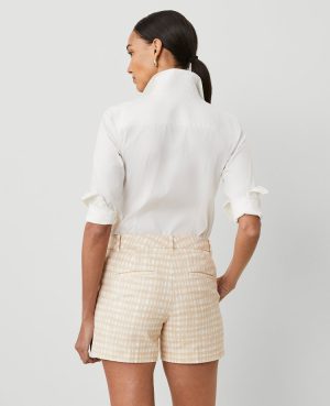 The Petite Metro Short in Plaid