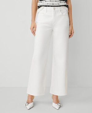 The Wide-Leg Crop Jean