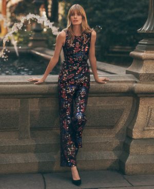The Petite Side-Zip Flare Pant in Floral Jacquard
